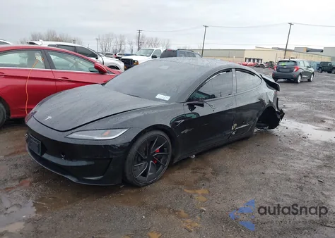 2024 Tesla Model 3 Performance All-Wheel Drive z USA, uszkodzony, nr VIN 5YJ3E1ET5RF892736